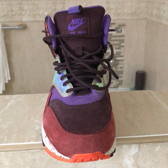 Nike - Picture 2 of 8